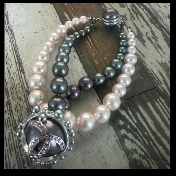 *AUTHENTIC* RARE Chanel Cruise 2002 Pink Crystal Double Pearl Strand Bracelet - Picture 3 of 15